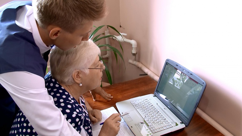 В Оренбургской области пенсионеров обучают компьютерной грамотности